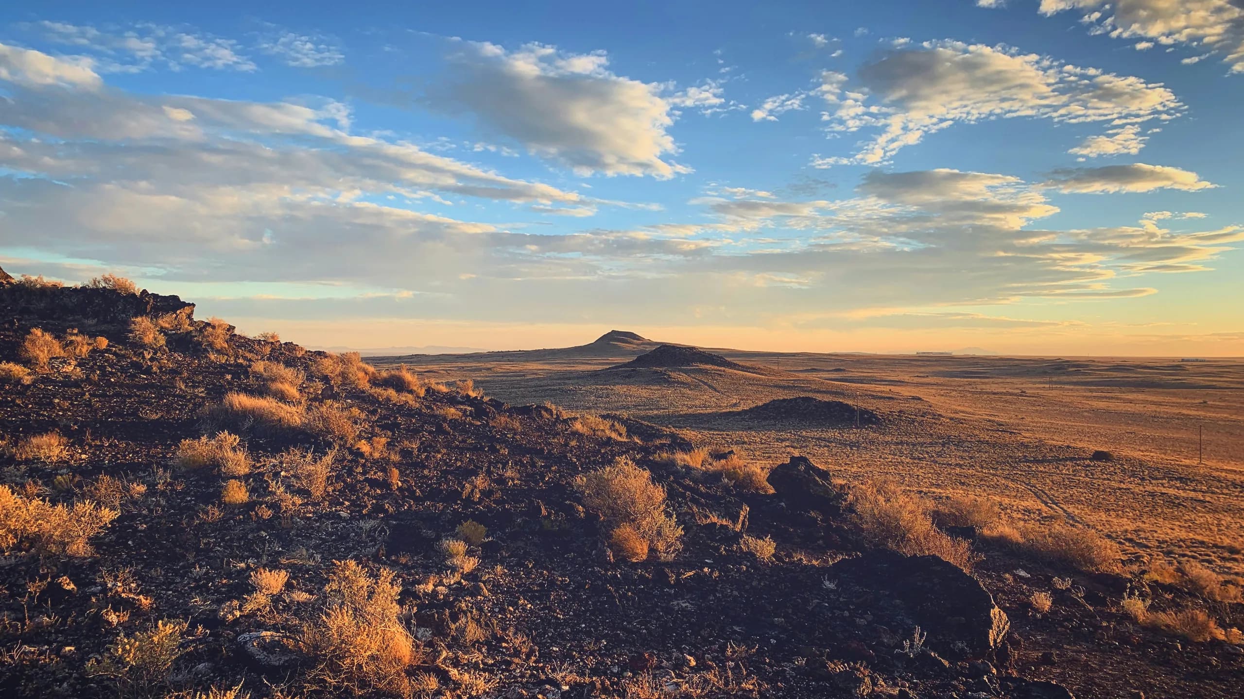 A desert sunset over the Albuquerque mesa